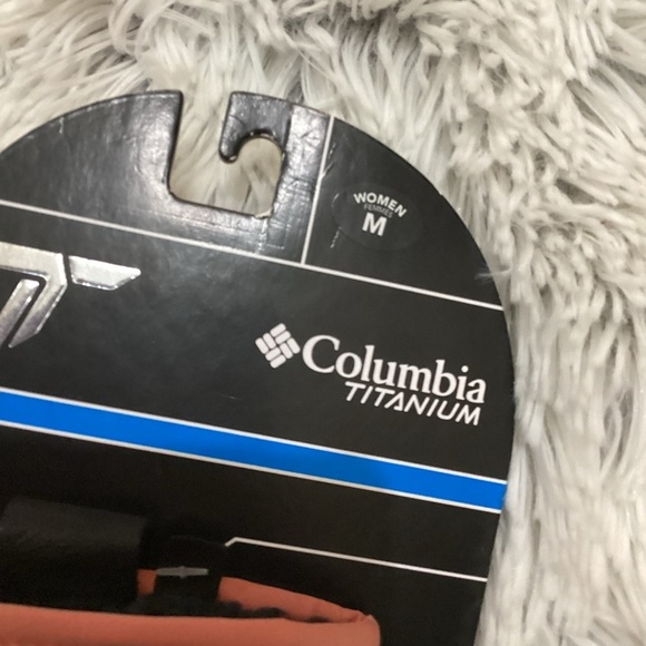 Columbia Titanium Peak Pursuit Winter glove Woman’s size medium NWT - Picture 13 of 13
